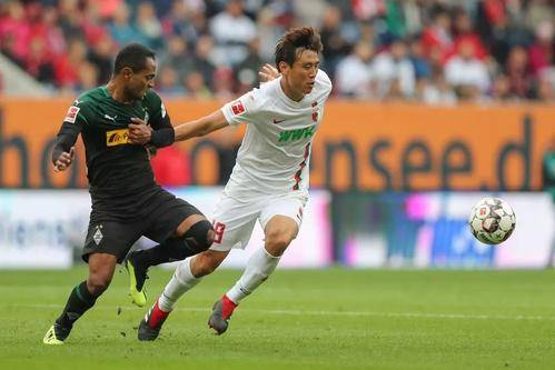 
拜仁继续领跑德甲榜单 莱万本轮面临奥格斯堡能否再次取得进球？_BJL平台集团(图3)