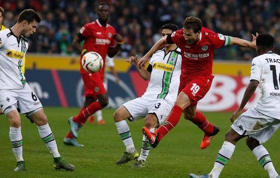 
拜仁继续领跑德甲榜单 莱万本轮面临奥格斯堡能否再次取得进球？_BJL平台集团(图8)